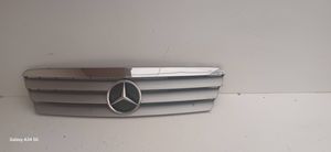 Mercedes-Benz A W168 Grille calandre supérieure de pare-chocs avant 688800083