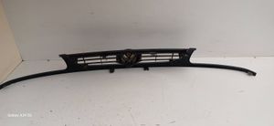 Volkswagen Polo III 6N 6N2 6NF Grille calandre supérieure de pare-chocs avant 6N0853661C