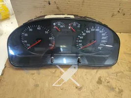 Volkswagen PASSAT B5 Geschwindigkeitsmesser Cockpit 3B0920822