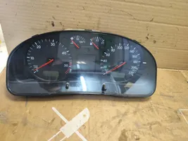 Volkswagen PASSAT B5 Geschwindigkeitsmesser Cockpit 3B1919880C