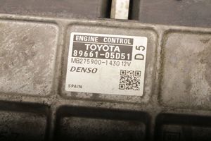 Toyota Avensis T270 Variklio valdymo blokas 89661-05d51