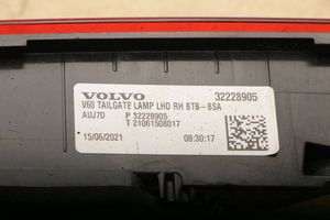 Volvo V60 Lampy tylnej klapy bagażnika P32228905