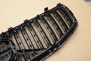 Volvo V60 Maskownica / Grill / Atrapa górna chłodnicy 32132230