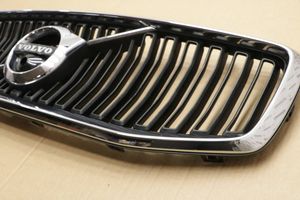 Volvo S60 Grille calandre supérieure de pare-chocs avant 32132214