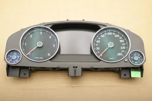 Volkswagen Touareg II Compteur de vitesse tableau de bord 7P6920881N