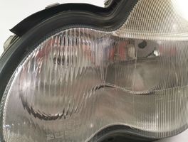 Mercedes-Benz C W203 Lampa przednia A2038200161