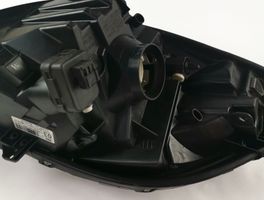 Toyota Yaris Lampa przednia 89900737