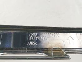 Toyota Yaris Éclairage de plaque d'immatriculation 768010D190