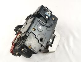 Audi A4 S4 B7 8E 8H Zamek drzwi przednich 8E2837015C