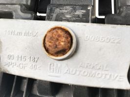 Opel Meriva A Boîte de batterie 13167332