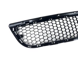 Dacia Logan I Front bumper lower grill 8200604721