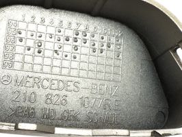 Mercedes-Benz E W210 Zaślepka spryskiwacza lampy przedniej 2108261077