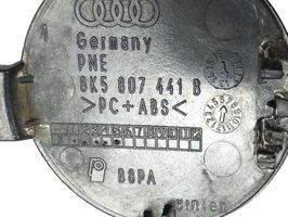 Audi A4 S4 B8 8K Takapuskurin hinaussilmukan suojakansi 8k5807441b