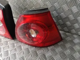 Volkswagen Golf V Lampy tylne / Komplet 1K6945096Q