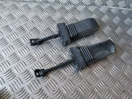 Audi A5 8T 8F Etuoven pidätin 8T0837249