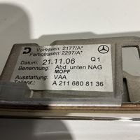 Mercedes-Benz E W211 Ātrumu pārslēgšanas sviras dekoratīvā apdare (plastmasas) A2116808136