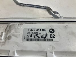 BMW 7 G11 G12 Priekinio slenksčio apdaila (išorinė) 737031406