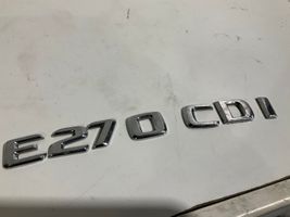 Mercedes-Benz E W211 Gamintojo ženkliukas/ modelio raidės 