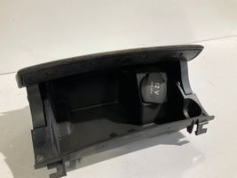 Mercedes-Benz E W211 Auton tuhkakuppi A2116802852