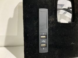 Mercedes-Benz S C217 Разъем USB A2228230011