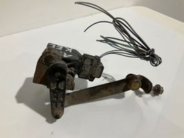 Mercedes-Benz E W211 Priekšpusē piekares augstuma sensors A0105427717