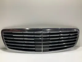 Mercedes-Benz E W211 Grille calandre supérieure de pare-chocs avant A2118800683