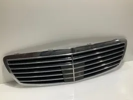 Mercedes-Benz E W211 Grille calandre supérieure de pare-chocs avant A2118800683