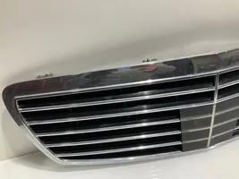 Mercedes-Benz E W211 Grille calandre supérieure de pare-chocs avant A2118800683