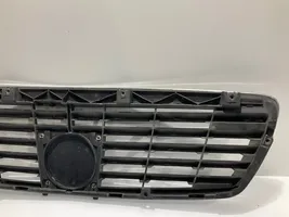 Mercedes-Benz E W211 Griglia superiore del radiatore paraurti anteriore A2118800683