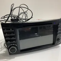 Mercedes-Benz CLS C219 Radio/CD/DVD/GPS-pääyksikkö 