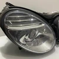 Mercedes-Benz E W211 Lampa przednia 