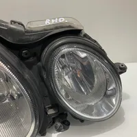 Mercedes-Benz E W211 Lampa przednia 