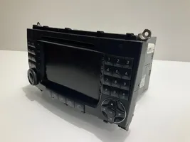 Mercedes-Benz CLK A209 C209 Unidad delantera de radio/CD/DVD/GPS A2098205489