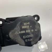 Mercedes-Benz E W211 Motor/activador trampilla de calefacción A2038201642