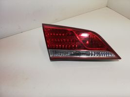 Hyundai i40 Lampy tylnej klapy bagażnika 924033Z3