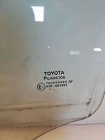 Toyota Avensis T270 Vitre de fenêtre porte avant (4 portes) 43R001605