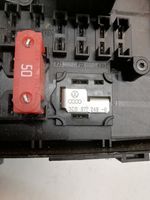 Skoda Octavia Mk2 (1Z) Skrzynka bezpieczników / Komplet 1K0937132F