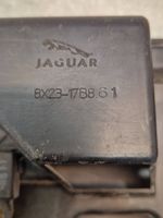 Jaguar XF Takapuskurin kannake 8X2317B861