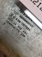 Nissan Juke I F15 priekšējo durvju stikls (četrdurvju mašīnai) 43R007951