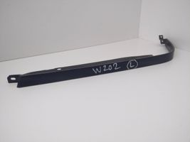 Mercedes-Benz C W202 Rivestimento sotto il faro/fanale 2028260377