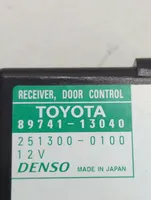 Toyota Corolla Verso E121 Oven keskuslukituksen ohjausyksikön moduuli 8974113040