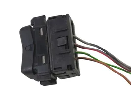 Mercedes-Benz C W202 Botón interruptor de bloqueo de puertas 2028203910