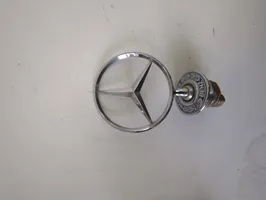 Mercedes-Benz S W220 Valmistajan merkki/logo/tunnus A2108800186