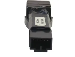 Volvo S40 Hazard light switch 8651399