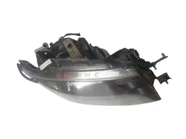 Mitsubishi Space Runner Lampa przednia 90736300