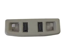 Mitsubishi Carisma Luz del asiento trasero MB947239