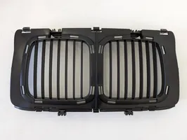 BMW 5 E34 Atrapa chłodnicy / Grill 51131973825