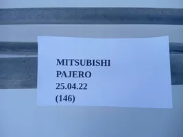 Mitsubishi Pajero Sport II Etupyyhkimen vivusto ja moottori 8250A125