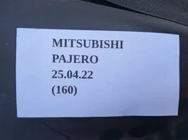 Mitsubishi Pajero Sport II Couvercle de plateau inférieur 5370B194