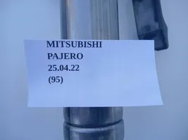 Mitsubishi Pajero Sport II Ohjauspyörän akseli A250413SF